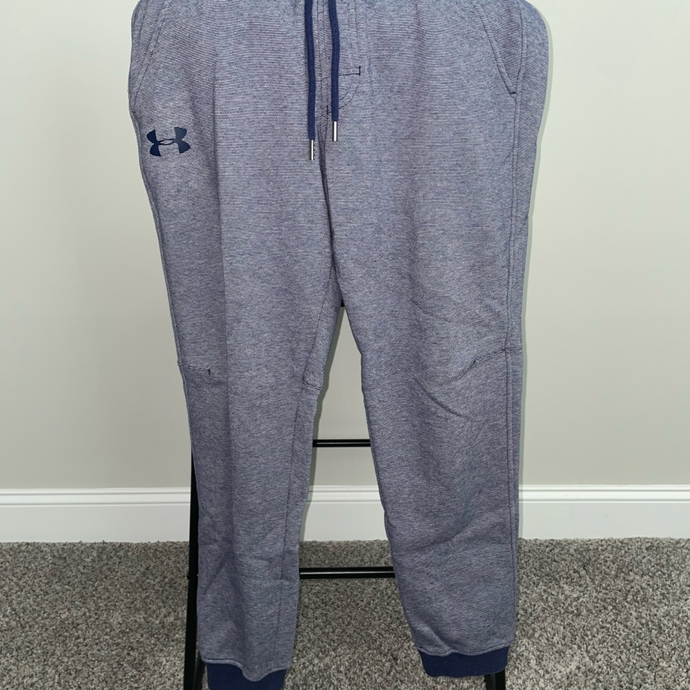 Under Armour Gray Sweatpants with Elastic Cuffs and Drawstring Waistband